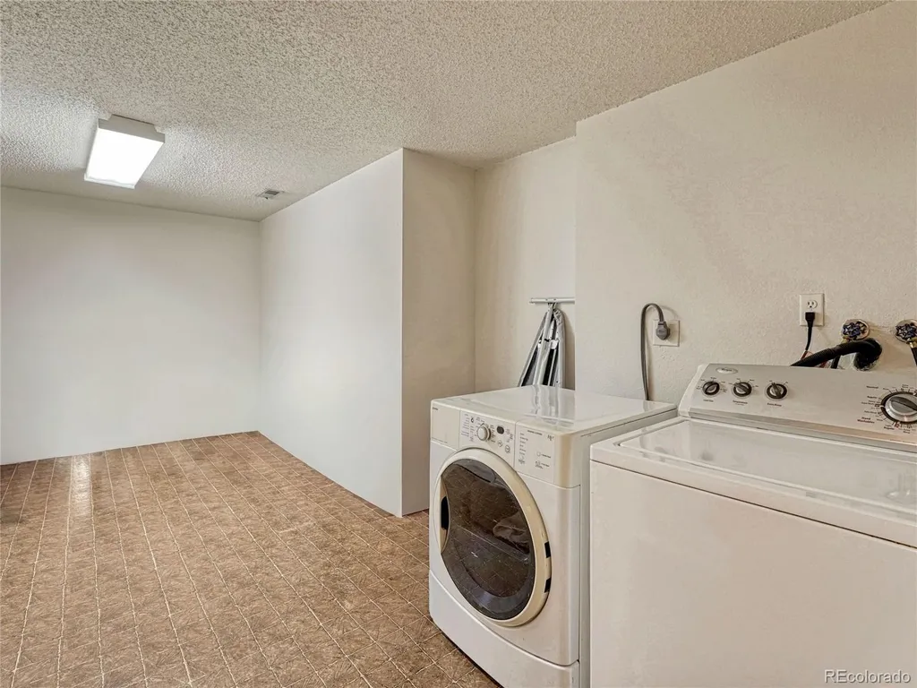 2005 Sussex Lane Colorado Springs CO 80909