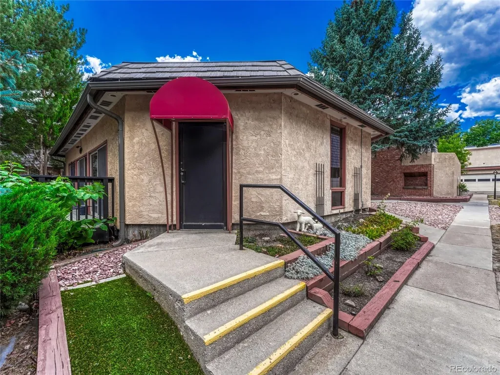 2005 Sussex Lane Colorado Springs CO 80909