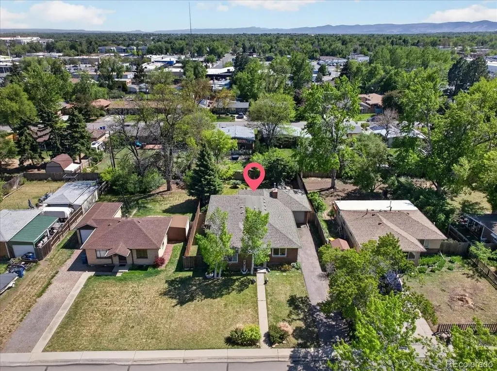 8122 W 17th Avenue Lakewood CO 80214