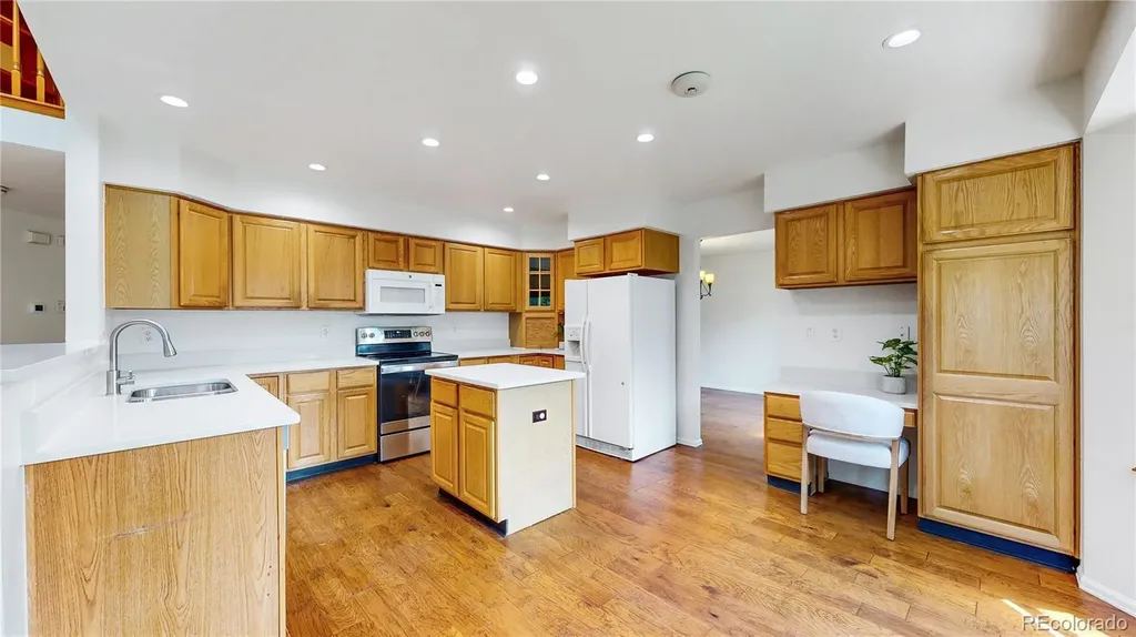 1619 Hemlock Way Broomfield CO 80020