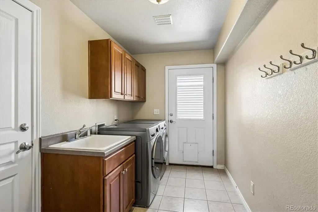 10801 W Indore Drive Littleton CO 80127