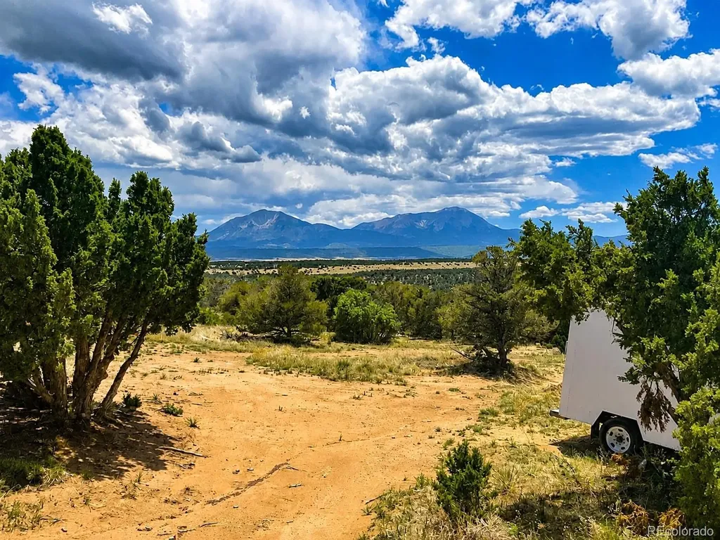 2041 Comanche Drive Walsenburg CO 81089