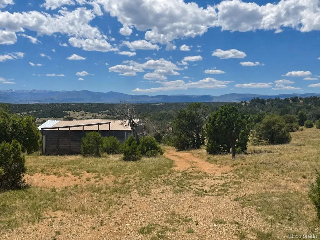 2041 Comanche Drive Walsenburg CO 81089