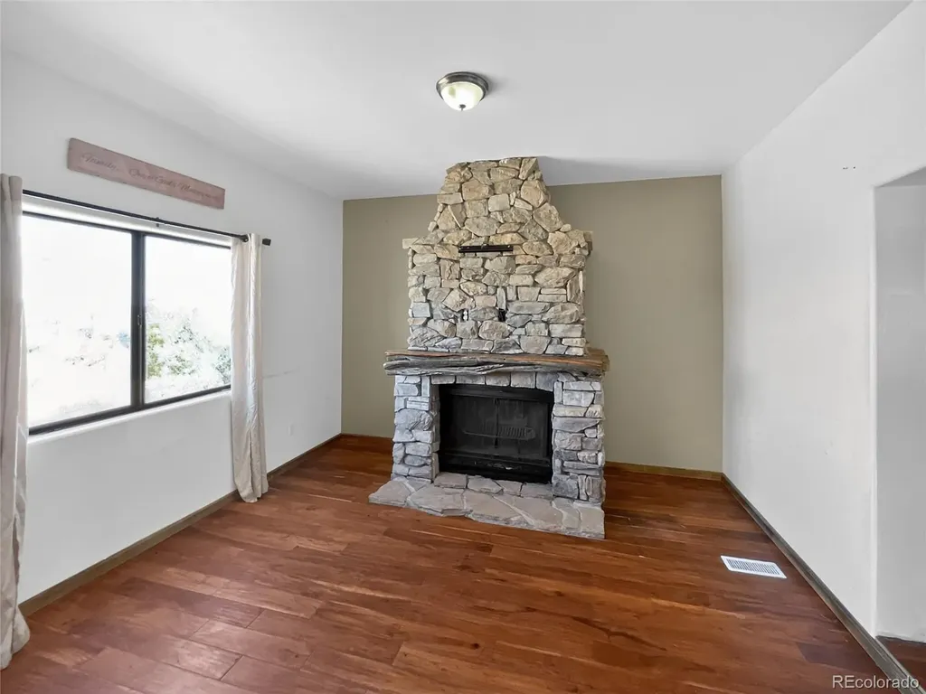 2041 Comanche Drive Walsenburg CO 81089