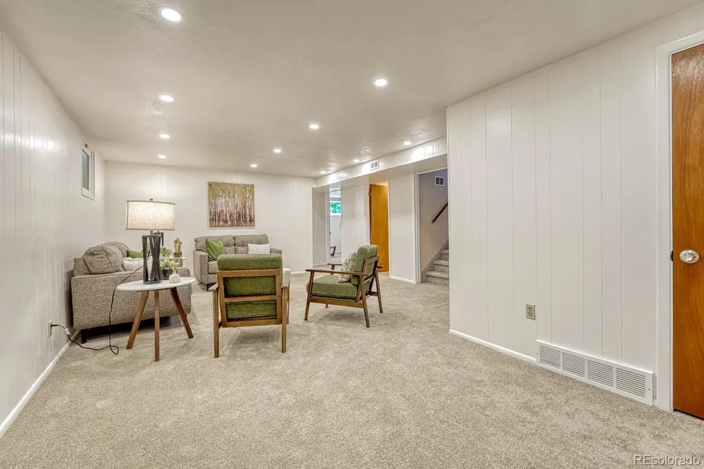 6904 E Villanova Place Denver CO 80224