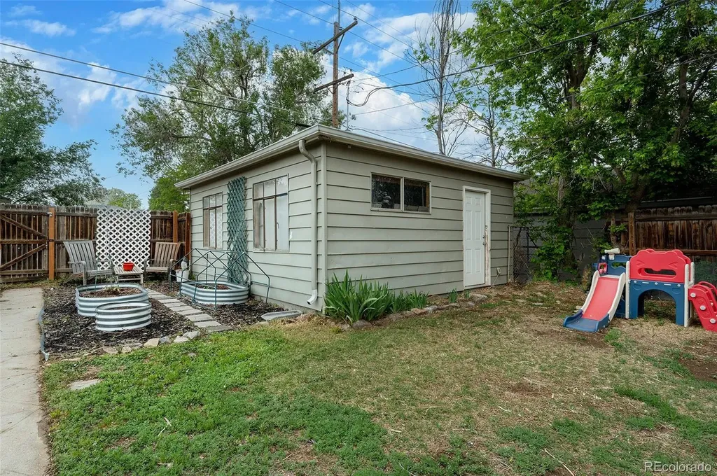 1249 Macon Street Aurora CO 80010