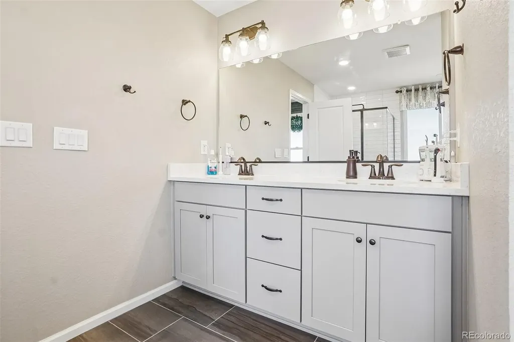 865 N Waterloo Circle Aurora CO 80018