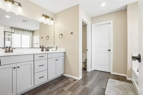 865 N Waterloo Circle Aurora CO 80018