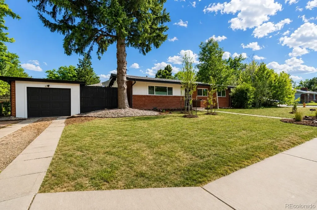2490 Lewis Street Lakewood CO 80215