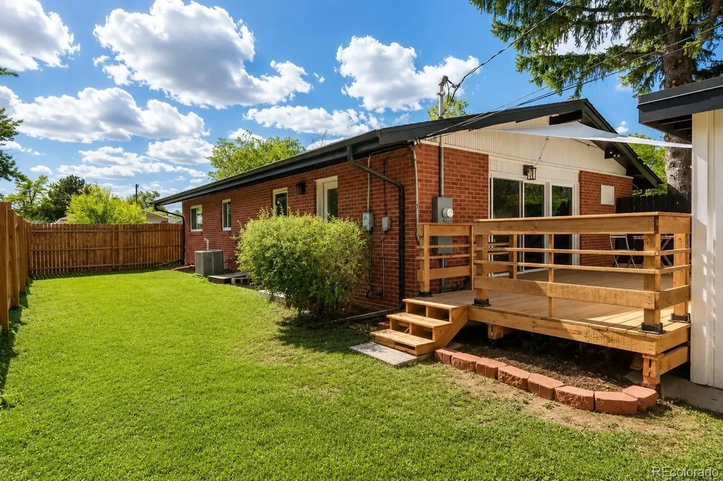 2490 Lewis Street Lakewood CO 80215