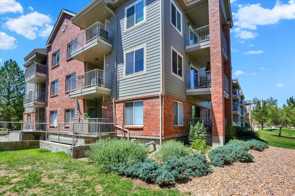 2895 W Riverwalk Circle Littleton CO 80123