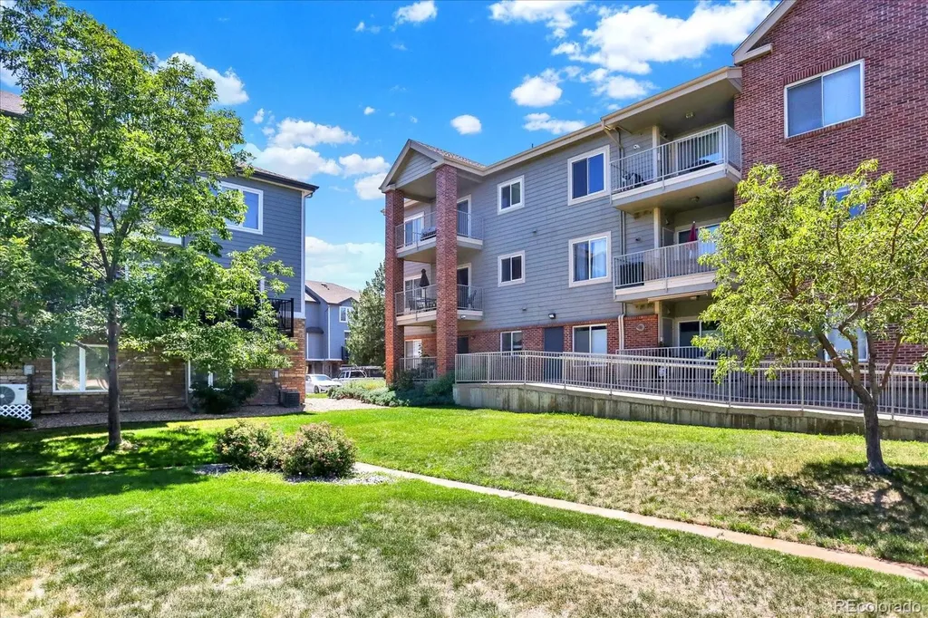 2895 W Riverwalk Circle Littleton CO 80123