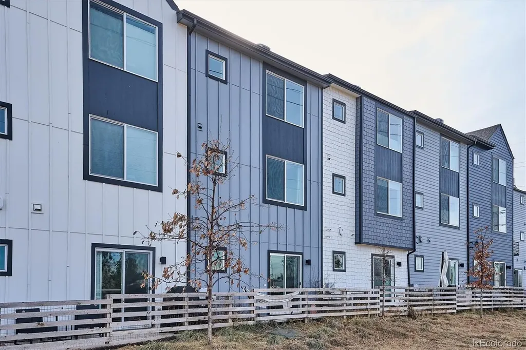 5621 W 11th Place Lakewood CO 80214