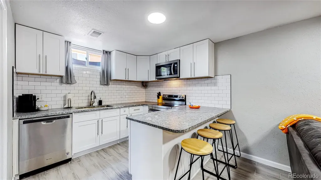 7020 Avrum Drive Denver CO 80221