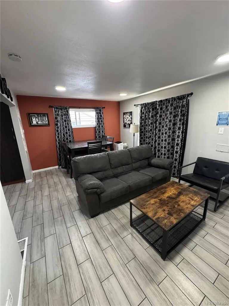 7020 Avrum Drive Denver CO 80221