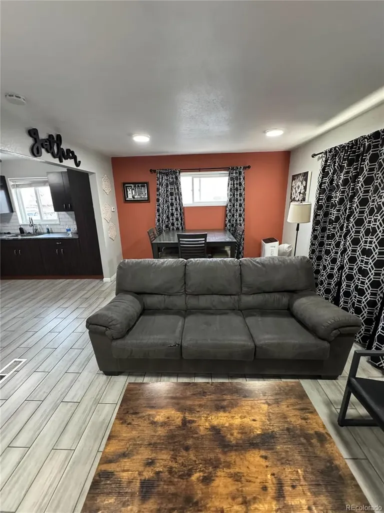 7020 Avrum Drive Denver CO 80221