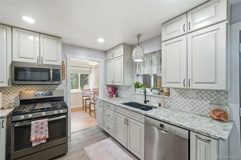 8187 W 17th Avenue Lakewood CO 80214