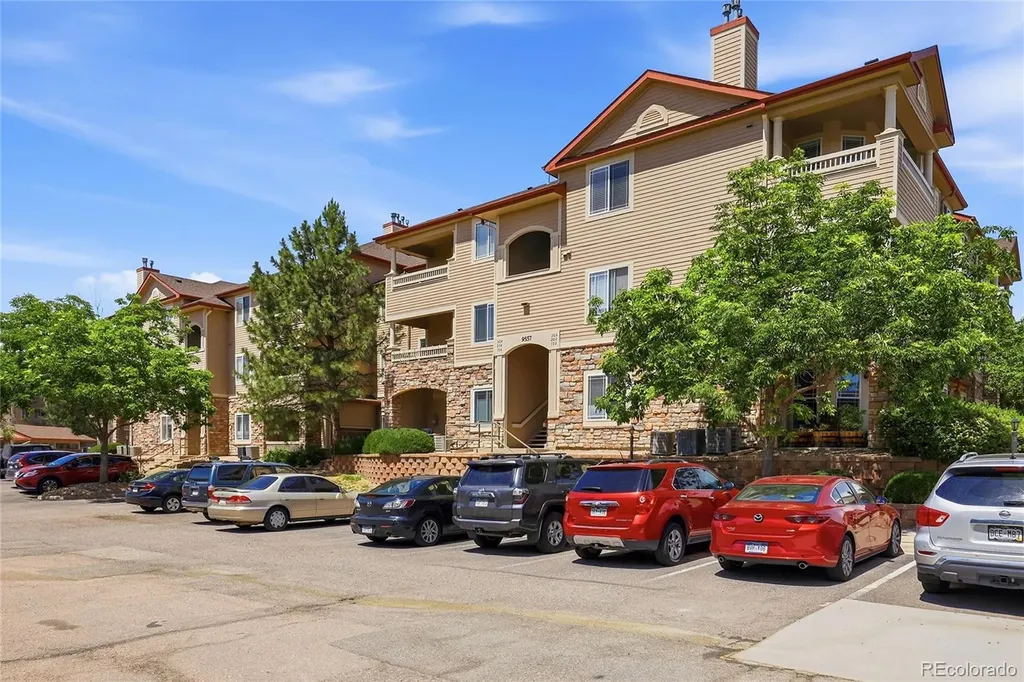 9557 W San Juan Circle Littleton CO 80128