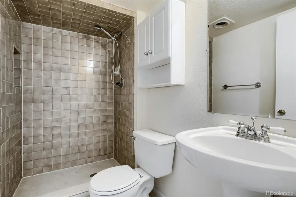 4292 S Fairplay Circle Aurora CO 80014
