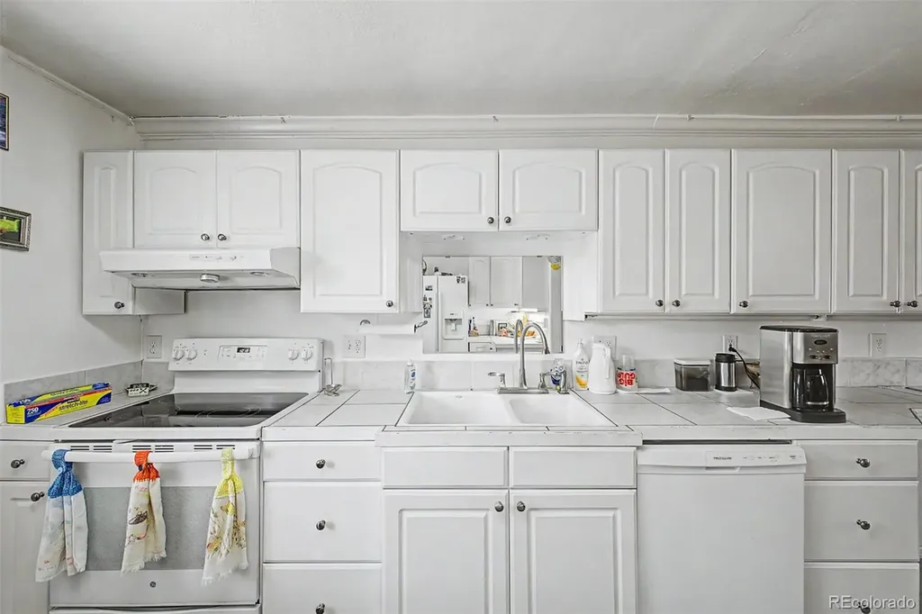 7260 W Mississippi Avenue Lakewood CO 80226