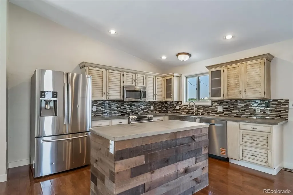 8245 Sun Country Drive Elizabeth CO 80107