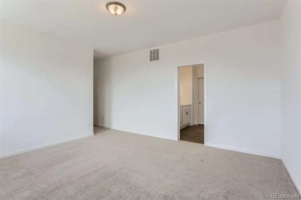 170 S Vandriver Way Aurora CO 80018