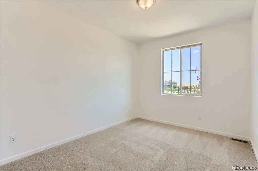 170 S Vandriver Way Aurora CO 80018