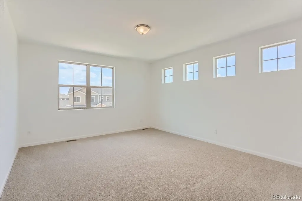170 S Vandriver Way Aurora CO 80018