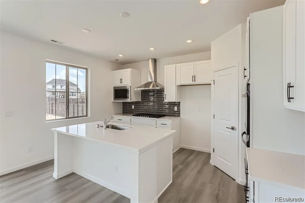 170 S Vandriver Way Aurora CO 80018