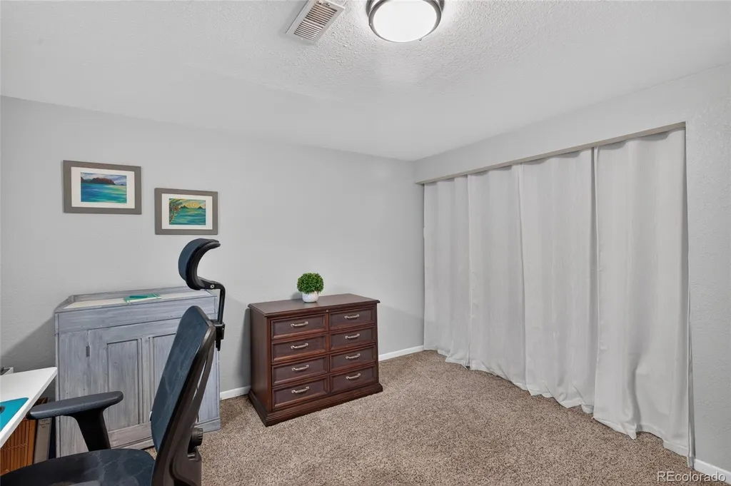 7650 S Kit Carson Drive Centennial CO 80122