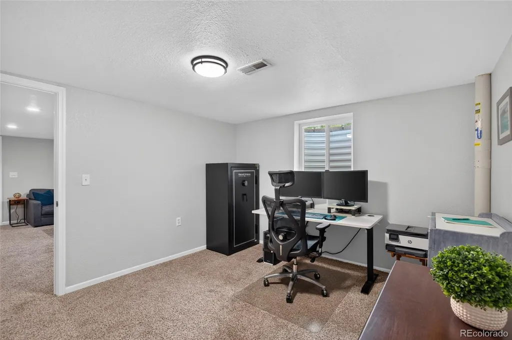 7650 S Kit Carson Drive Centennial CO 80122