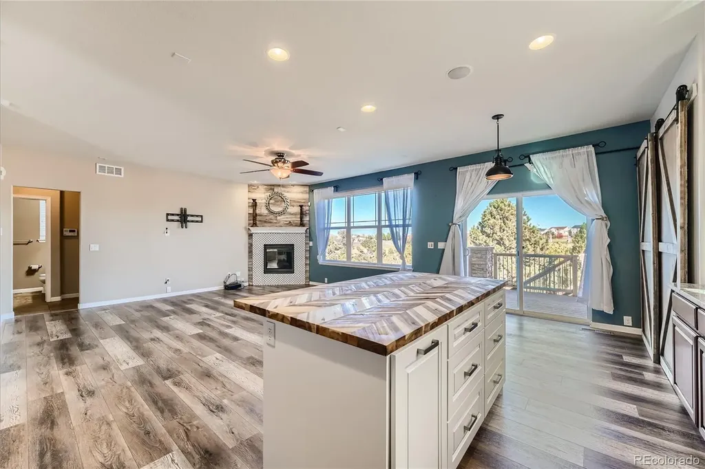 6560 S Ider Street Aurora CO 80016