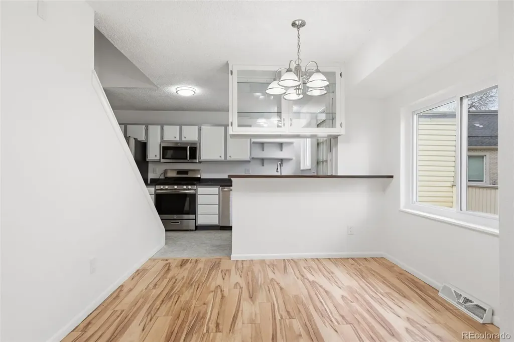 1719 S Lee Street Lakewood CO 80232