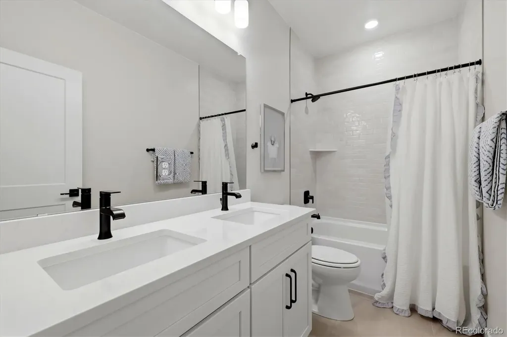 8908 Buttonwillow Drive Littleton CO 80125