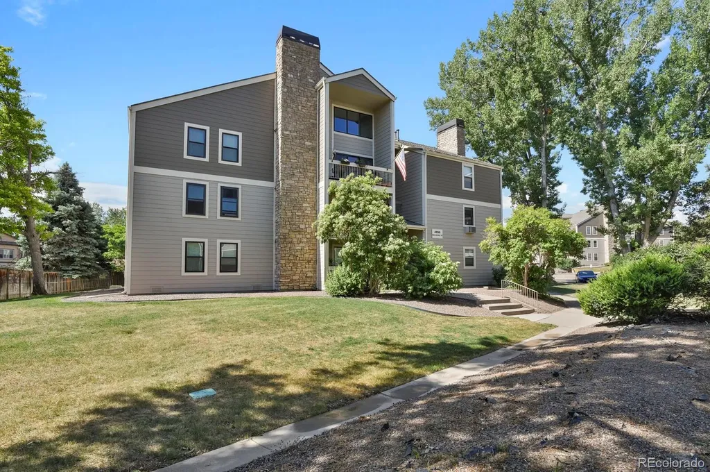 4896 S Dudley Street Littleton CO 80123
