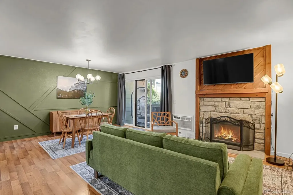 4896 S Dudley Street Littleton CO 80123