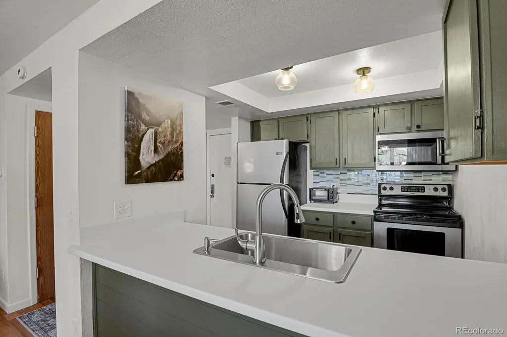 4896 S Dudley Street Littleton CO 80123
