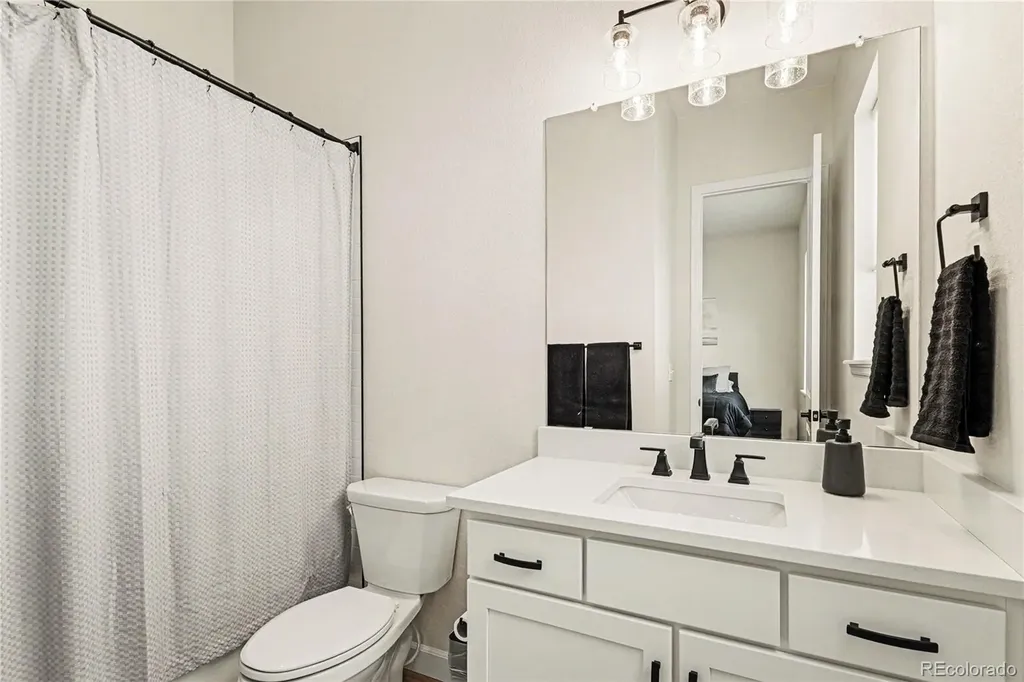 4044 Haleyville Court Aurora CO 80019