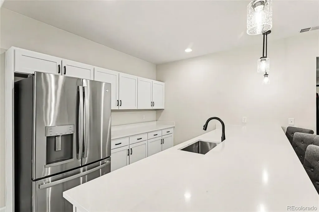 4044 Haleyville Court Aurora CO 80019