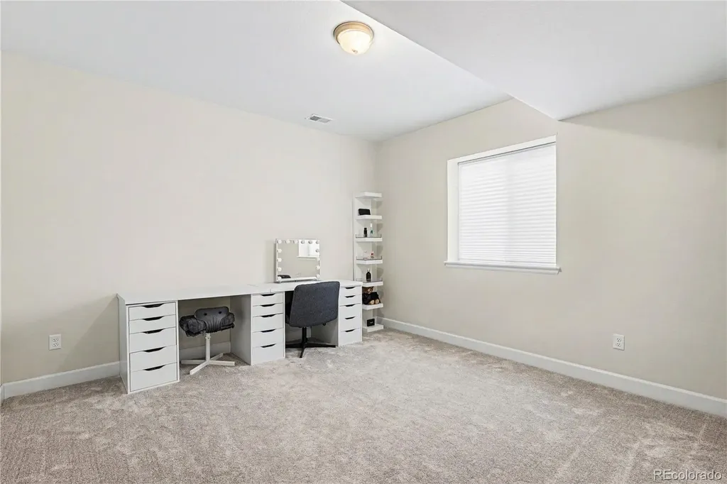 4044 Haleyville Court Aurora CO 80019