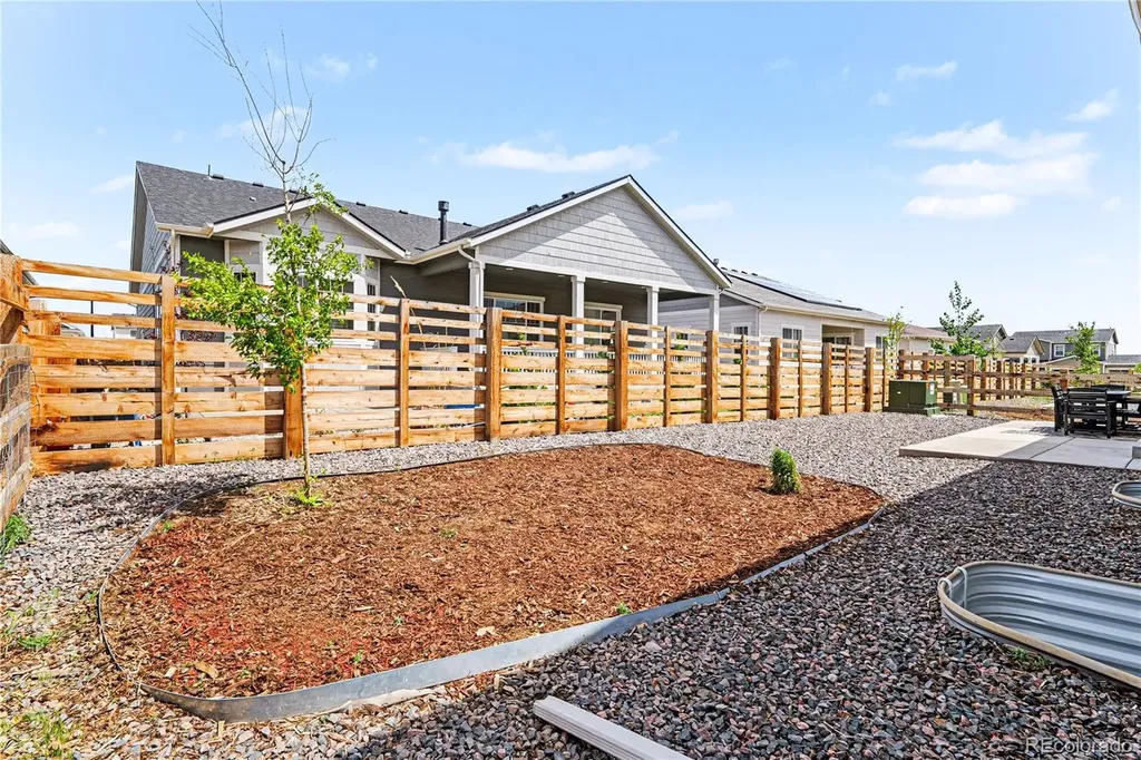 4044 Haleyville Court Aurora CO 80019