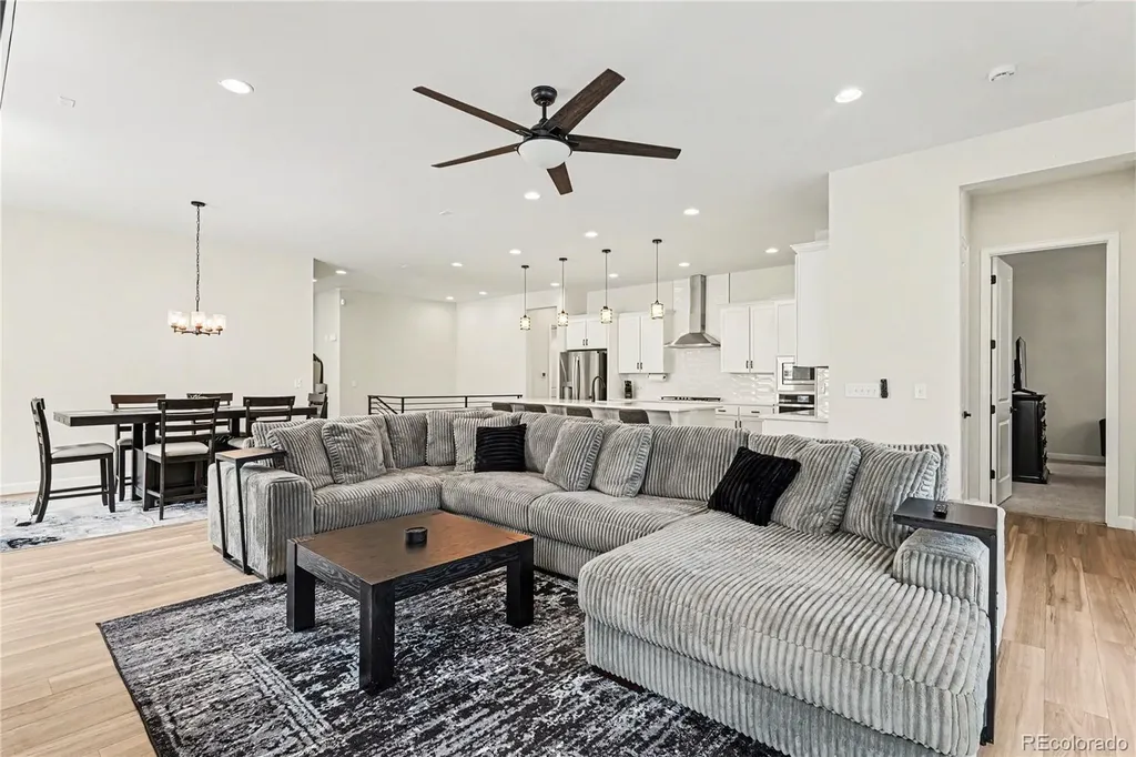 4044 Haleyville Court Aurora CO 80019
