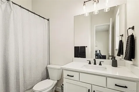 4044 Haleyville Court Aurora CO 80019