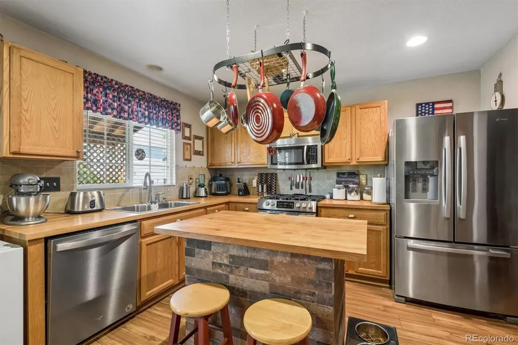 10140 Fairfax Court Denver CO 80229
