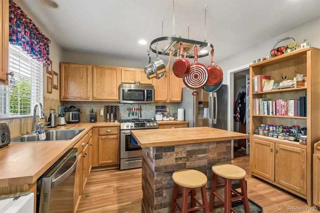 10140 Fairfax Court Denver CO 80229