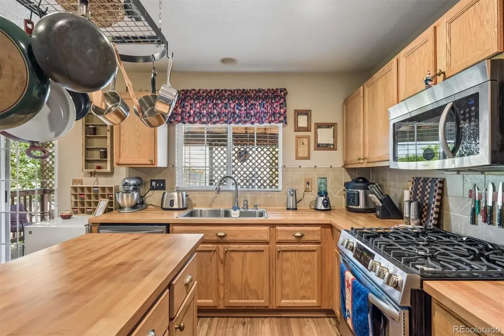 10140 Fairfax Court Denver CO 80229