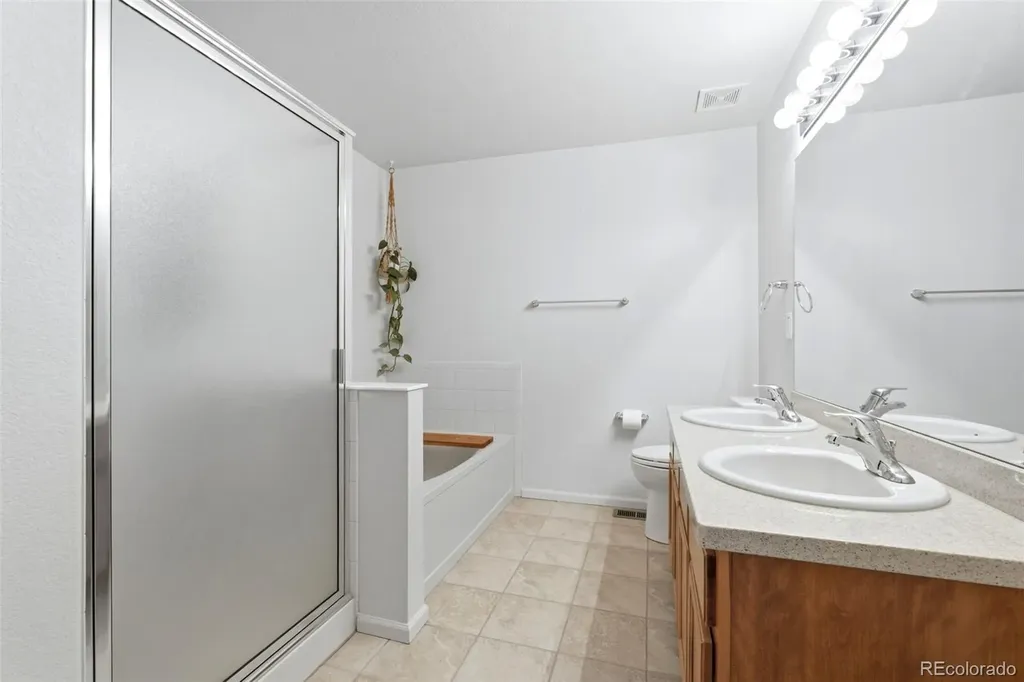 591 S Mobile Place Aurora CO 80017