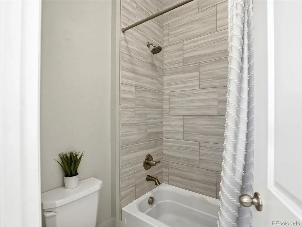 22628 E Tufts Avenue Aurora CO 80015