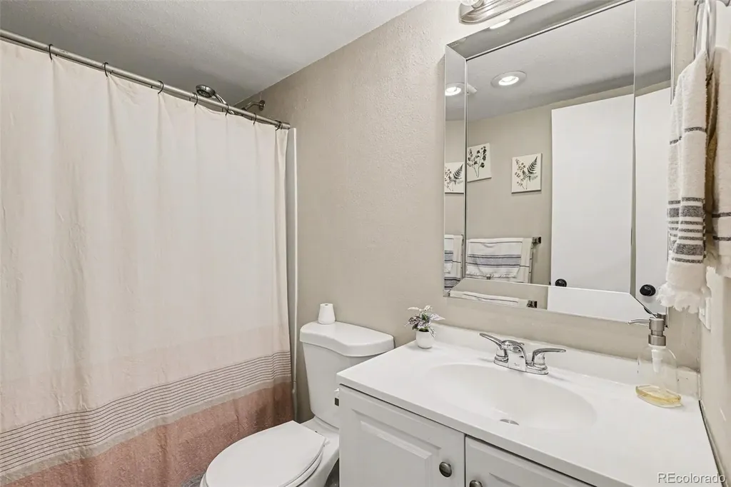 4529 S Lowell Boulevard Denver CO 80236