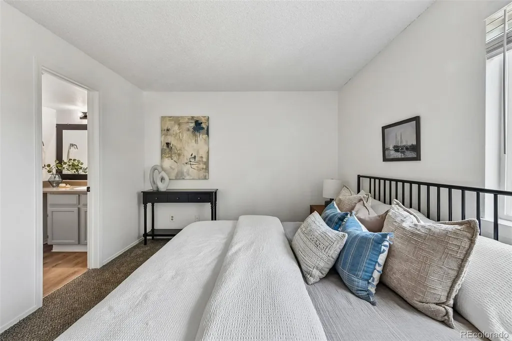 1075 S Elkhart Way Aurora CO 80012